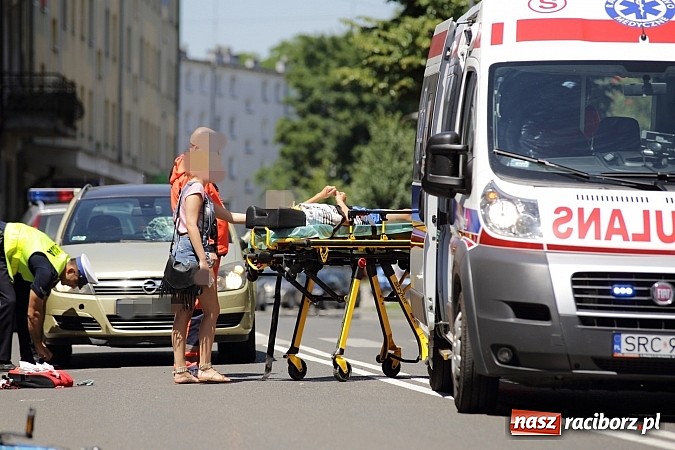 Zdjęcie w galerii na portalu naszraciborz.pl: Kierowca opla potrącił rowerzystę na ul. Wojska Polskiego wiadomości z regionu