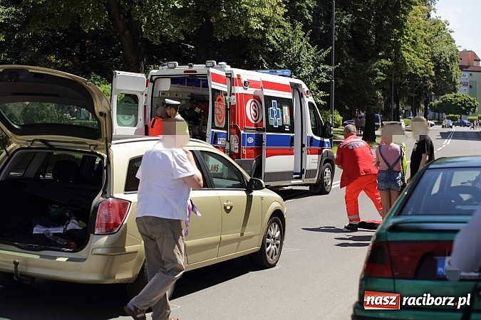 Zdjęcie w galerii na portalu naszraciborz.pl: Kierowca opla potrącił rowerzystę na ul. Wojska Polskiego wiadomości z regionu
