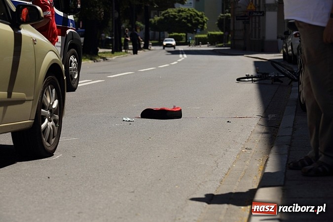 Zdjęcie w galerii na portalu naszraciborz.pl: Kierowca opla potrącił rowerzystę na ul. Wojska Polskiego wiadomości z regionu