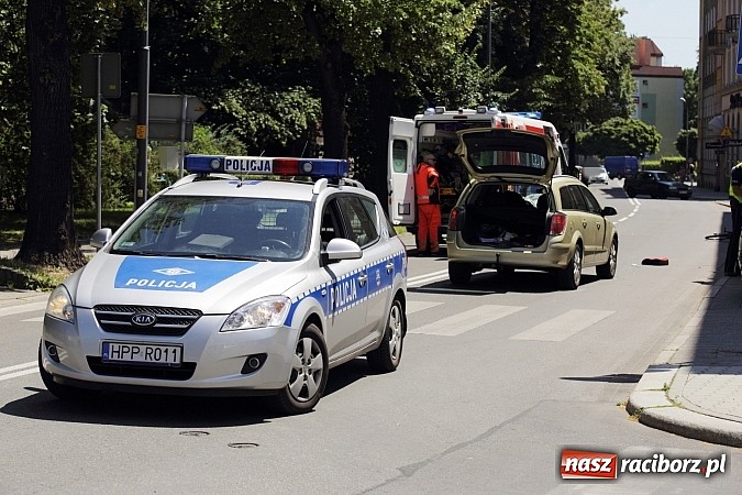 Zdjęcie w galerii na portalu naszraciborz.pl: Kierowca opla potrącił rowerzystę na ul. Wojska Polskiego wiadomości z regionu