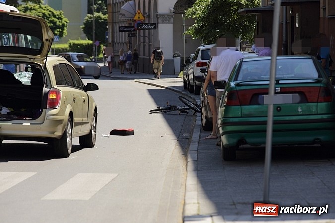 Zdjęcie w galerii na portalu naszraciborz.pl: Kierowca opla potrącił rowerzystę na ul. Wojska Polskiego wiadomości z regionu