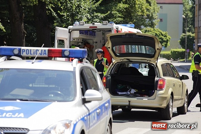 Zdjęcie w galerii na portalu naszraciborz.pl: Kierowca opla potrącił rowerzystę na ul. Wojska Polskiego wiadomości z regionu