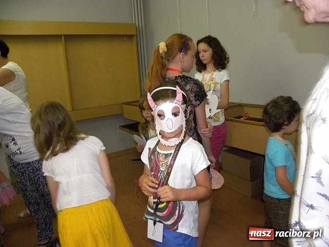 Zdjęcie w galerii na portalu naszraciborz.pl: Lato w bibliotece. Z wizytą u mieszkańców Śródziemia wiadomości z regionu