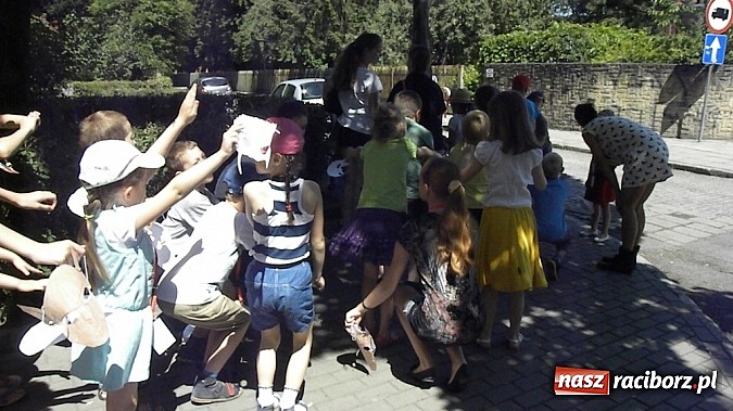 Zdjęcie w galerii na portalu naszraciborz.pl: Lato w bibliotece. Z wizytą u mieszkańców Śródziemia wiadomości z regionu