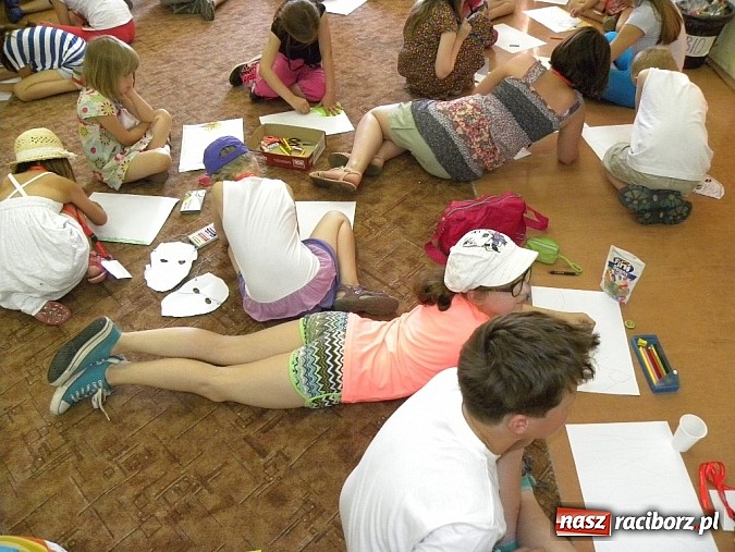 Zdjęcie w galerii na portalu naszraciborz.pl: Lato w bibliotece. Z wizytą u mieszkańców Śródziemia wiadomości z regionu