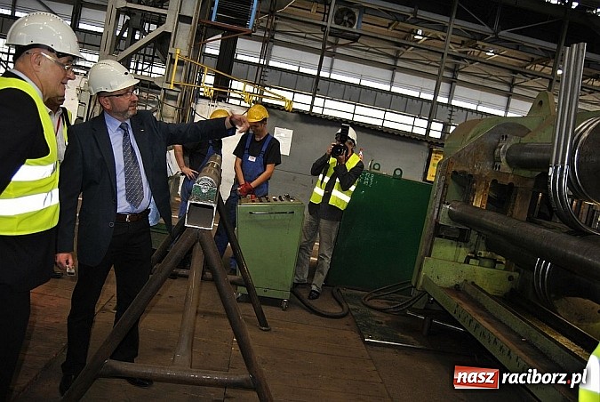 Zdjęcie w galerii na portalu naszraciborz.pl: Rafako. Rozpoczęcie produkcji kotła dla bloku 910 MW w Elektrowni Jaworzno III  wiadomości z regionu