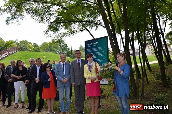 Zdjęcie w galerii na portalu naszraciborz.pl: Ogrody świata - wystawa plenerowa w Śląskim Ogrodzie Botanicznym wiadomości z regionu