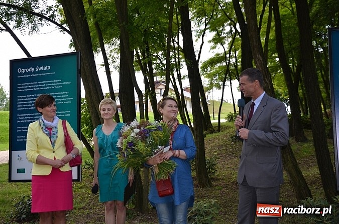 Zdjęcie w galerii na portalu naszraciborz.pl: Ogrody świata - wystawa plenerowa w Śląskim Ogrodzie Botanicznym wiadomości z regionu