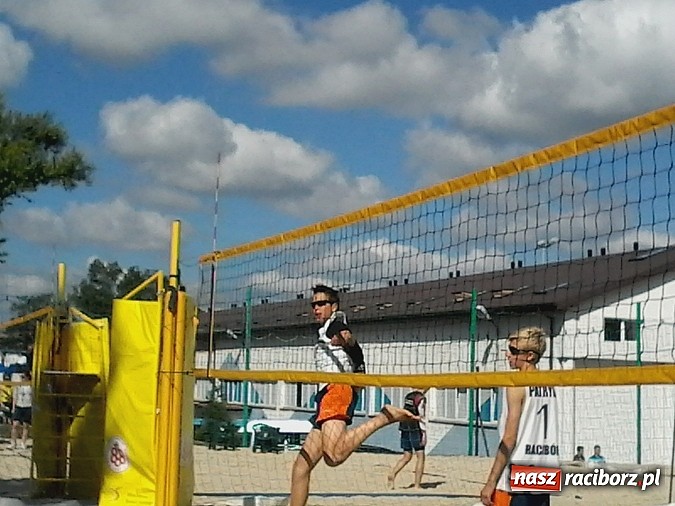 Zdjęcie w galerii na portalu naszraciborz.pl: Kolejny świetny występ plażowy młodych siatkarzy KS AZS Rafako Racibórz wiadomości z regionu