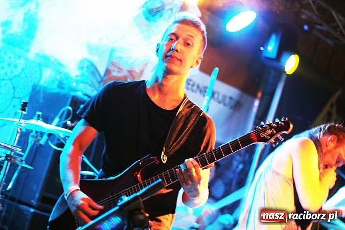 Zdjęcie w galerii na portalu naszraciborz.pl: W Olzie w klimatach reggae i rocka rozpoczęto wakacje wiadomości z regionu