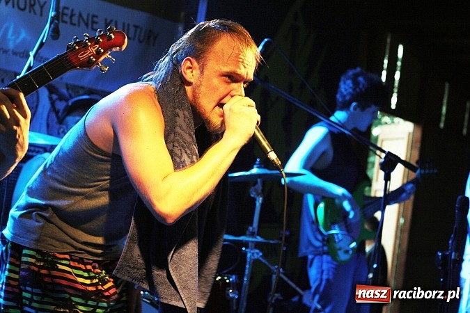 Zdjęcie w galerii na portalu naszraciborz.pl: W Olzie w klimatach reggae i rocka rozpoczęto wakacje wiadomości z regionu