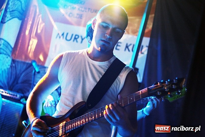 Zdjęcie w galerii na portalu naszraciborz.pl: W Olzie w klimatach reggae i rocka rozpoczęto wakacje wiadomości z regionu