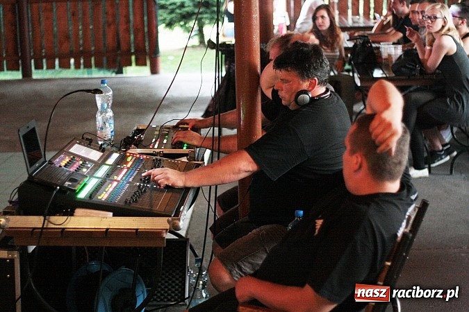 Zdjęcie w galerii na portalu naszraciborz.pl: W Olzie w klimatach reggae i rocka rozpoczęto wakacje wiadomości z regionu