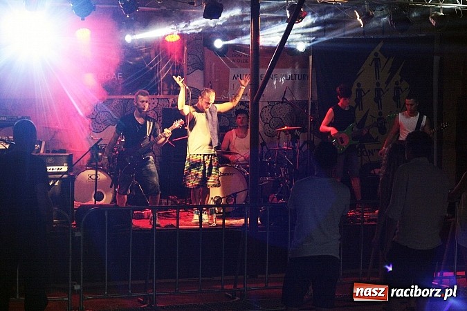 Zdjęcie w galerii na portalu naszraciborz.pl: W Olzie w klimatach reggae i rocka rozpoczęto wakacje wiadomości z regionu