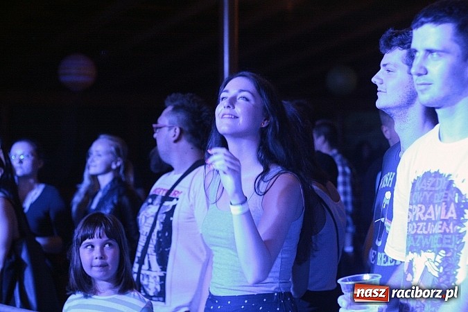 Zdjęcie w galerii na portalu naszraciborz.pl: W Olzie w klimatach reggae i rocka rozpoczęto wakacje wiadomości z regionu