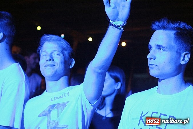 Zdjęcie w galerii na portalu naszraciborz.pl: W Olzie w klimatach reggae i rocka rozpoczęto wakacje wiadomości z regionu