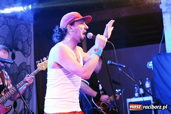 Zdjęcie w galerii na portalu naszraciborz.pl: W Olzie w klimatach reggae i rocka rozpoczęto wakacje wiadomości z regionu