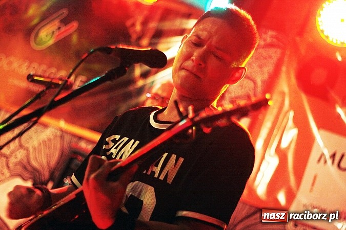 Zdjęcie w galerii na portalu naszraciborz.pl: W Olzie w klimatach reggae i rocka rozpoczęto wakacje wiadomości z regionu