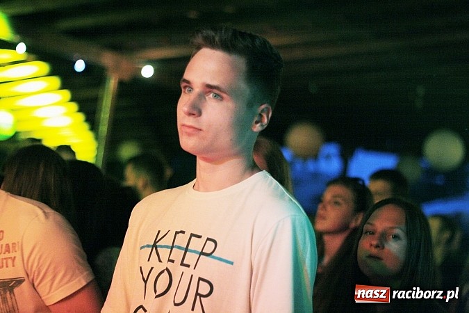 Zdjęcie w galerii na portalu naszraciborz.pl: W Olzie w klimatach reggae i rocka rozpoczęto wakacje wiadomości z regionu