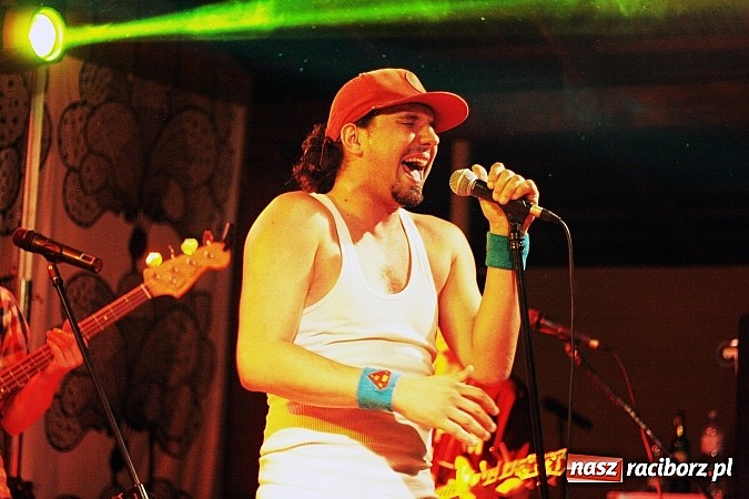 Zdjęcie w galerii na portalu naszraciborz.pl: W Olzie w klimatach reggae i rocka rozpoczęto wakacje wiadomości z regionu