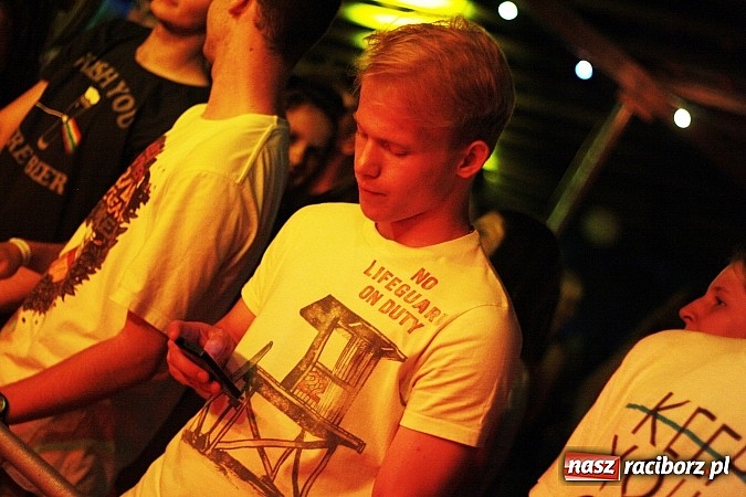 Zdjęcie w galerii na portalu naszraciborz.pl: W Olzie w klimatach reggae i rocka rozpoczęto wakacje wiadomości z regionu