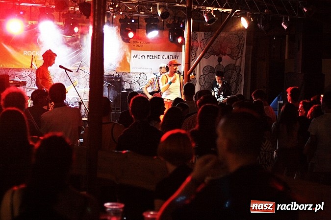 Zdjęcie w galerii na portalu naszraciborz.pl: W Olzie w klimatach reggae i rocka rozpoczęto wakacje wiadomości z regionu