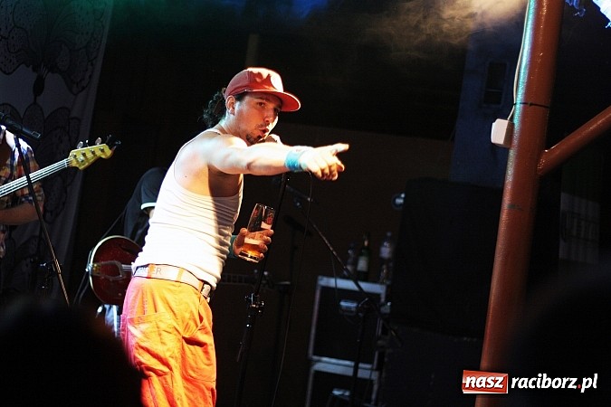 Zdjęcie w galerii na portalu naszraciborz.pl: W Olzie w klimatach reggae i rocka rozpoczęto wakacje wiadomości z regionu