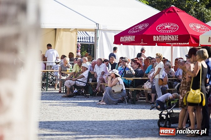 Zdjęcie w galerii na portalu naszraciborz.pl: Krzysztof Krawczyk i Zbigniew Wodecki gwiazdami 115. urodzin Banku Spółdzielczego w Raciborzu wiadomości z regionu