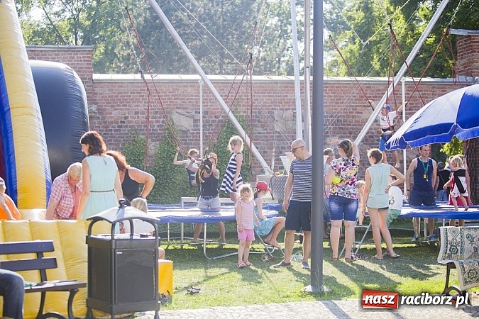 Zdjęcie w galerii na portalu naszraciborz.pl: Krzysztof Krawczyk i Zbigniew Wodecki gwiazdami 115. urodzin Banku Spółdzielczego w Raciborzu wiadomości z regionu