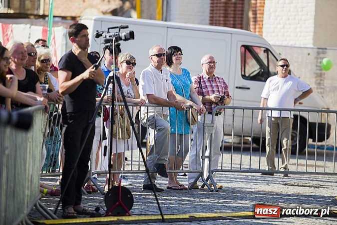 Zdjęcie w galerii na portalu naszraciborz.pl: Krzysztof Krawczyk i Zbigniew Wodecki gwiazdami 115. urodzin Banku Spółdzielczego w Raciborzu wiadomości z regionu