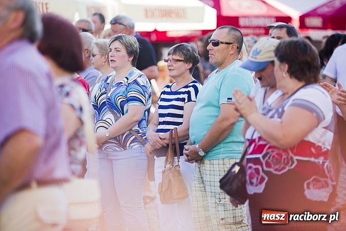 Zdjęcie w galerii na portalu naszraciborz.pl: Krzysztof Krawczyk i Zbigniew Wodecki gwiazdami 115. urodzin Banku Spółdzielczego w Raciborzu wiadomości z regionu