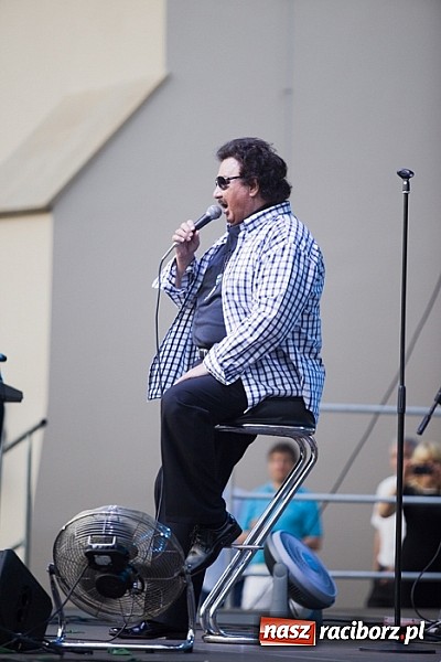 Zdjęcie w galerii na portalu naszraciborz.pl: Krzysztof Krawczyk i Zbigniew Wodecki gwiazdami 115. urodzin Banku Spółdzielczego w Raciborzu wiadomości z regionu