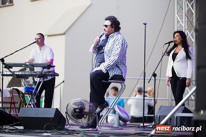 Zdjęcie w galerii na portalu naszraciborz.pl: Krzysztof Krawczyk i Zbigniew Wodecki gwiazdami 115. urodzin Banku Spółdzielczego w Raciborzu wiadomości z regionu