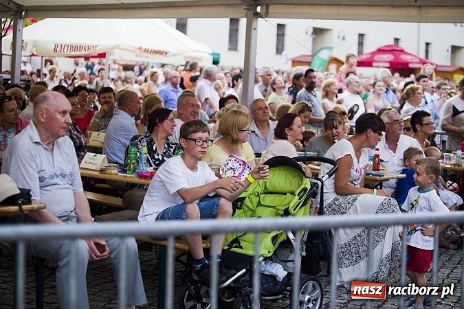 Zdjęcie w galerii na portalu naszraciborz.pl: Krzysztof Krawczyk i Zbigniew Wodecki gwiazdami 115. urodzin Banku Spółdzielczego w Raciborzu wiadomości z regionu