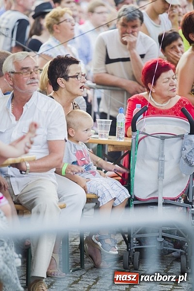 Zdjęcie w galerii na portalu naszraciborz.pl: Krzysztof Krawczyk i Zbigniew Wodecki gwiazdami 115. urodzin Banku Spółdzielczego w Raciborzu wiadomości z regionu