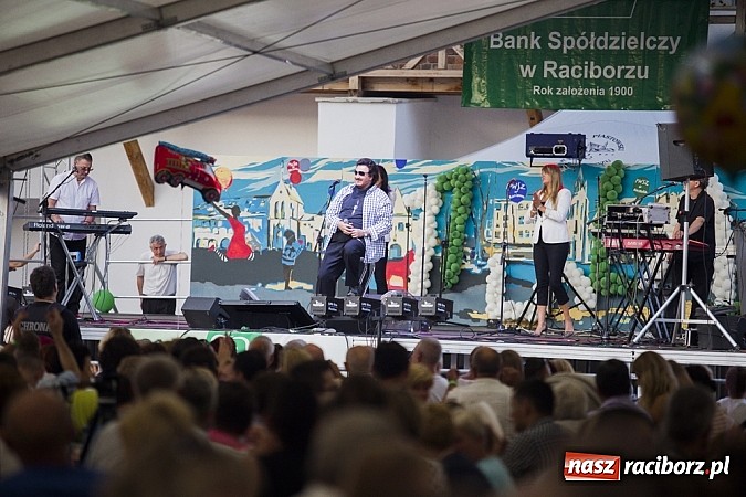 Zdjęcie w galerii na portalu naszraciborz.pl: Krzysztof Krawczyk i Zbigniew Wodecki gwiazdami 115. urodzin Banku Spółdzielczego w Raciborzu wiadomości z regionu