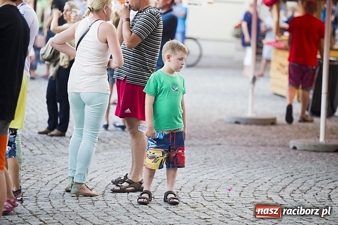 Zdjęcie w galerii na portalu naszraciborz.pl: Krzysztof Krawczyk i Zbigniew Wodecki gwiazdami 115. urodzin Banku Spółdzielczego w Raciborzu wiadomości z regionu