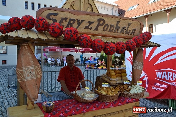 Zdjęcie w galerii na portalu naszraciborz.pl: Krzysztof Krawczyk i Zbigniew Wodecki gwiazdami 115. urodzin Banku Spółdzielczego w Raciborzu wiadomości z regionu