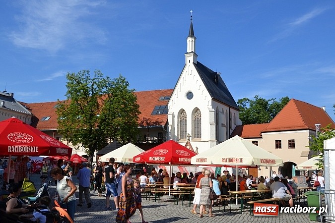 Zdjęcie w galerii na portalu naszraciborz.pl: Krzysztof Krawczyk i Zbigniew Wodecki gwiazdami 115. urodzin Banku Spółdzielczego w Raciborzu wiadomości z regionu