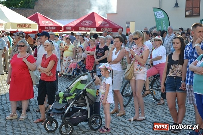 Zdjęcie w galerii na portalu naszraciborz.pl: Krzysztof Krawczyk i Zbigniew Wodecki gwiazdami 115. urodzin Banku Spółdzielczego w Raciborzu wiadomości z regionu