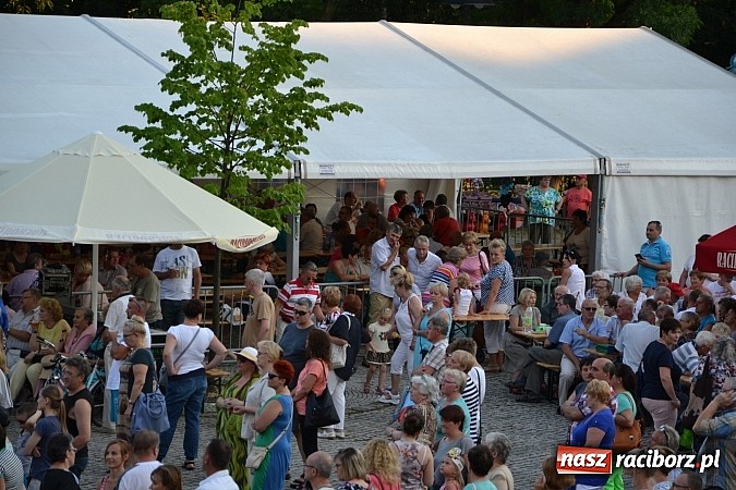 Zdjęcie w galerii na portalu naszraciborz.pl: Krzysztof Krawczyk i Zbigniew Wodecki gwiazdami 115. urodzin Banku Spółdzielczego w Raciborzu wiadomości z regionu