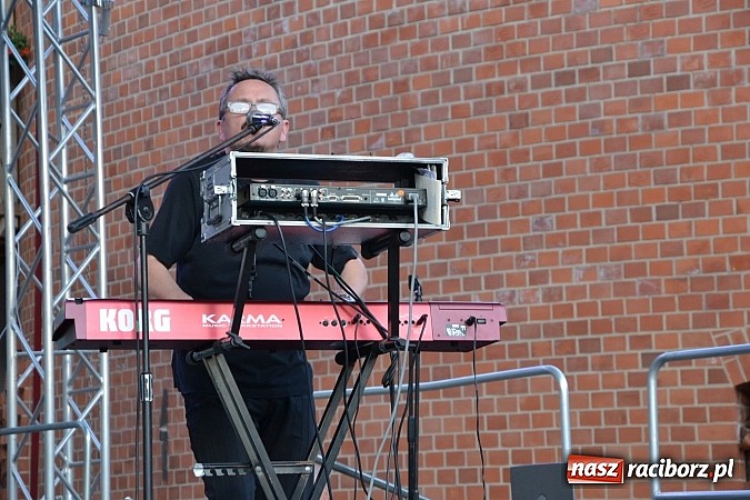 Zdjęcie w galerii na portalu naszraciborz.pl: Krzysztof Krawczyk i Zbigniew Wodecki gwiazdami 115. urodzin Banku Spółdzielczego w Raciborzu wiadomości z regionu