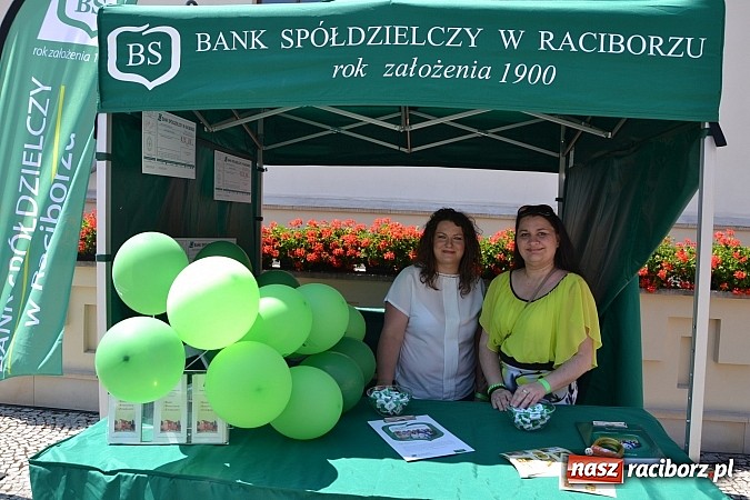 Zdjęcie w galerii na portalu naszraciborz.pl: Krzysztof Krawczyk i Zbigniew Wodecki gwiazdami 115. urodzin Banku Spółdzielczego w Raciborzu wiadomości z regionu