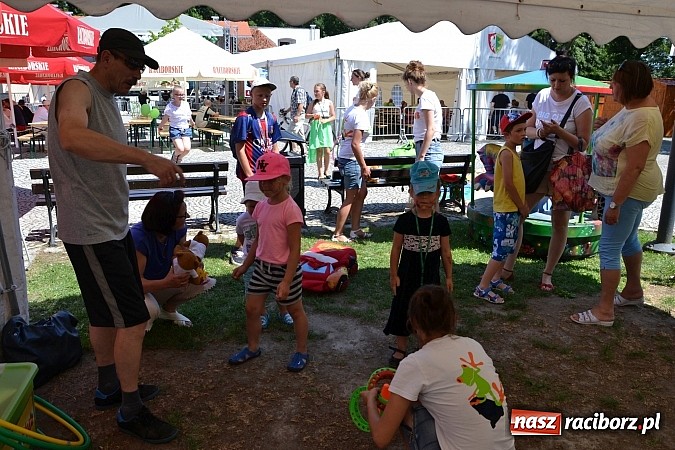 Zdjęcie w galerii na portalu naszraciborz.pl: Krzysztof Krawczyk i Zbigniew Wodecki gwiazdami 115. urodzin Banku Spółdzielczego w Raciborzu wiadomości z regionu