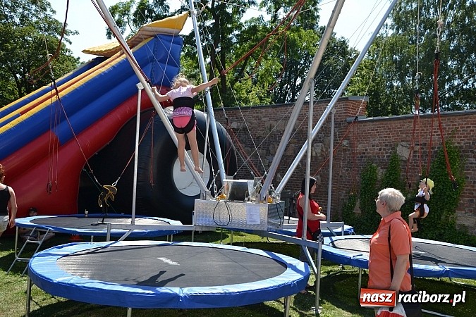 Zdjęcie w galerii na portalu naszraciborz.pl: Krzysztof Krawczyk i Zbigniew Wodecki gwiazdami 115. urodzin Banku Spółdzielczego w Raciborzu wiadomości z regionu