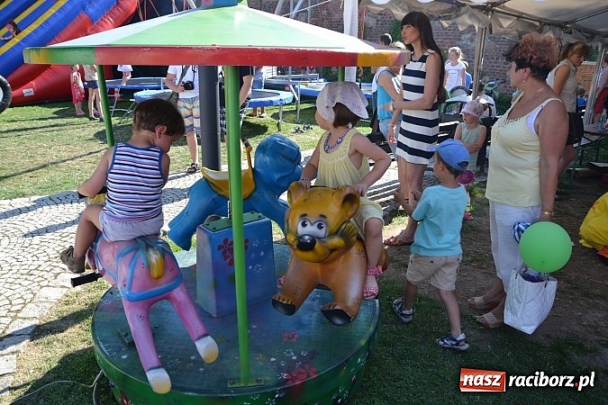 Zdjęcie w galerii na portalu naszraciborz.pl: Krzysztof Krawczyk i Zbigniew Wodecki gwiazdami 115. urodzin Banku Spółdzielczego w Raciborzu wiadomości z regionu