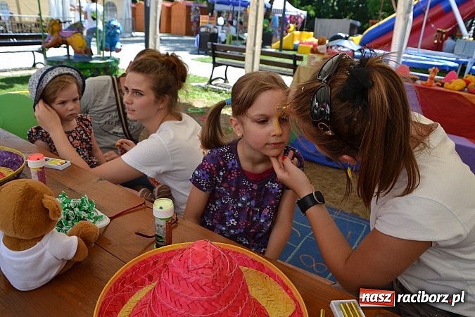 Zdjęcie w galerii na portalu naszraciborz.pl: Krzysztof Krawczyk i Zbigniew Wodecki gwiazdami 115. urodzin Banku Spółdzielczego w Raciborzu wiadomości z regionu
