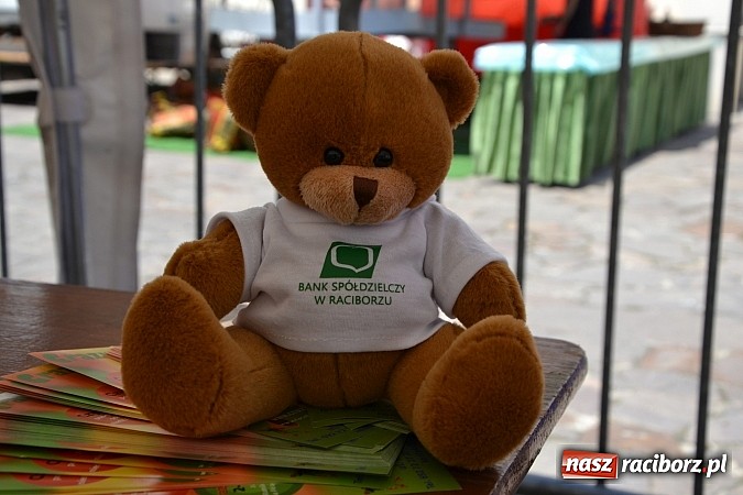 Zdjęcie w galerii na portalu naszraciborz.pl: Krzysztof Krawczyk i Zbigniew Wodecki gwiazdami 115. urodzin Banku Spółdzielczego w Raciborzu wiadomości z regionu