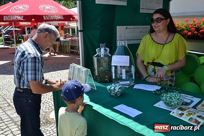 Zdjęcie w galerii na portalu naszraciborz.pl: Krzysztof Krawczyk i Zbigniew Wodecki gwiazdami 115. urodzin Banku Spółdzielczego w Raciborzu wiadomości z regionu
