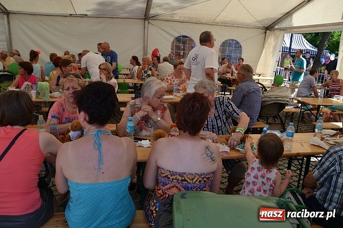 Zdjęcie w galerii na portalu naszraciborz.pl: Krzysztof Krawczyk i Zbigniew Wodecki gwiazdami 115. urodzin Banku Spółdzielczego w Raciborzu wiadomości z regionu